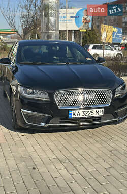 Седан Lincoln MKZ 2017 в 
