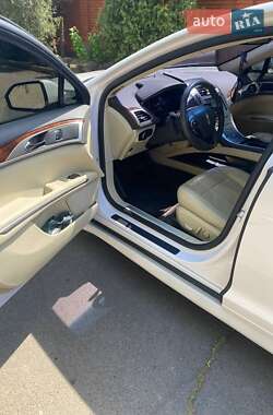 Седан Lincoln MKZ 2014 в 