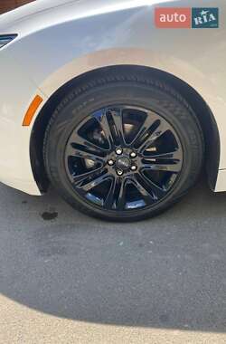 Седан Lincoln MKZ 2014 в 