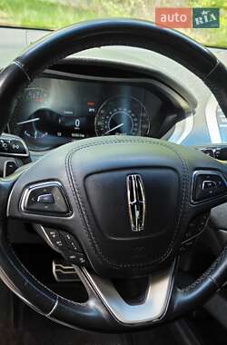Седан Lincoln MKZ 2019 в 