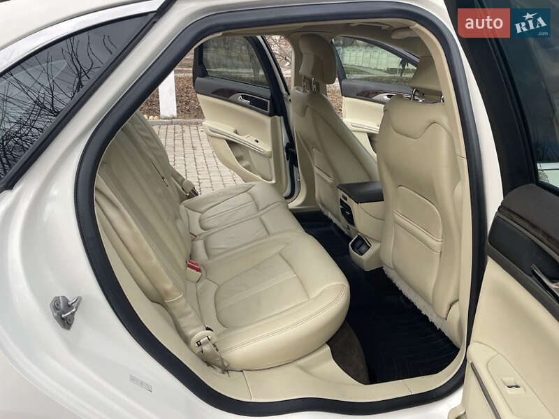 Седан Lincoln MKZ 2013 в Люботине