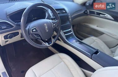 Седан Lincoln MKZ 2013 в 