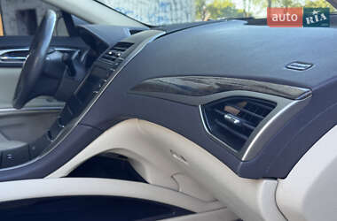 Седан Lincoln MKZ 2013 в 