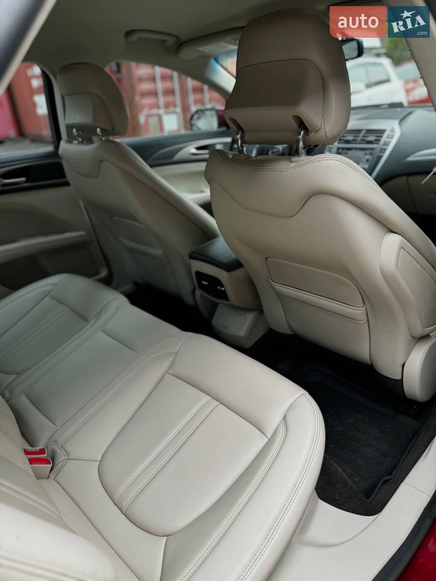 2017 Lincoln MKZ - мініатюра 16