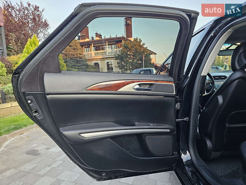 Седан Lincoln MKZ 2016 в Сарнах