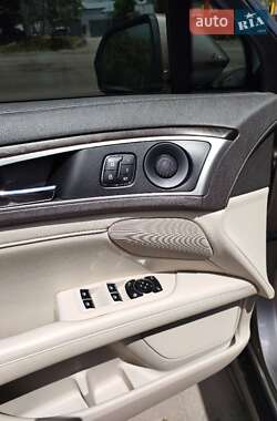 Седан Lincoln MKZ 2019 в 