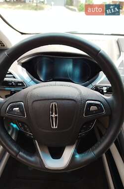 Седан Lincoln MKZ 2019 в 
