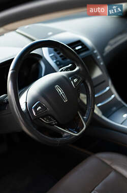 Седан Lincoln MKZ 2013 в 