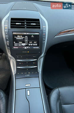Седан Lincoln MKZ 2013 в 