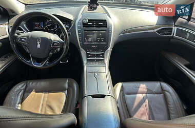 Седан Lincoln MKZ 2016 в 