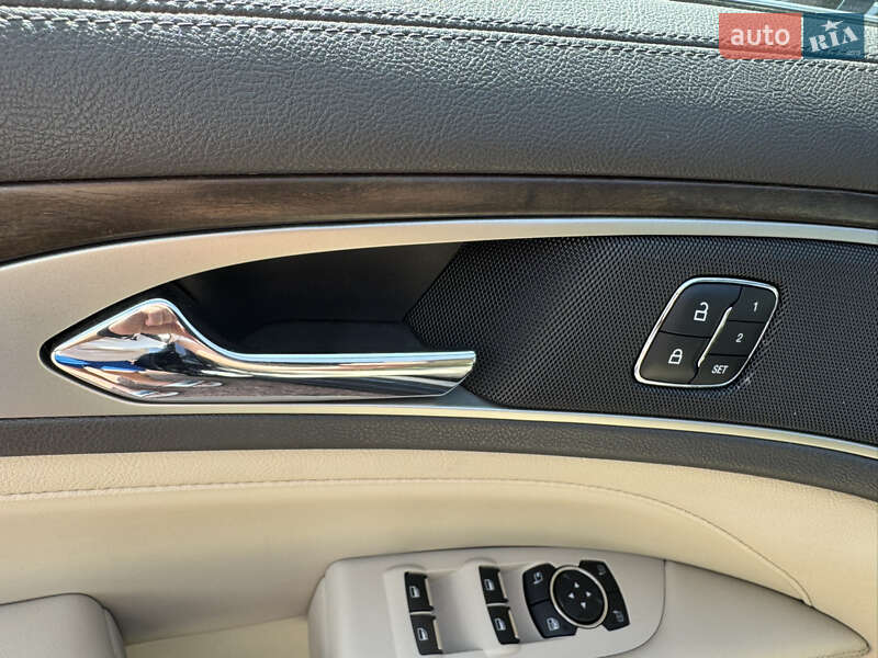 Седан Lincoln MKZ 2016 в Киеве