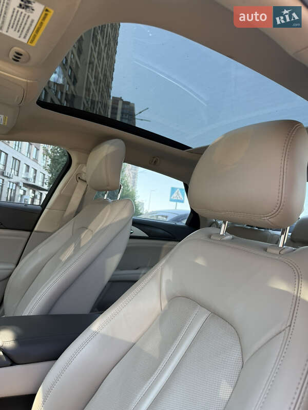 Седан Lincoln MKZ 2016 в Киеве
