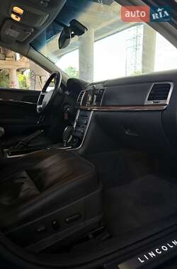 Седан Lincoln MKZ 2011 в 