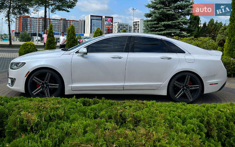 Седан Lincoln MKZ 2016 в Львове