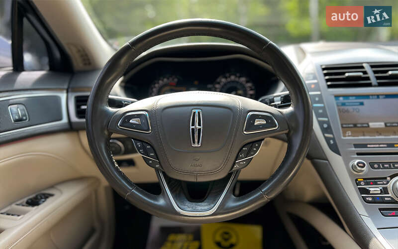 Седан Lincoln MKZ 2016 в Львове
