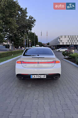 Седан Lincoln MKZ 2015 в 