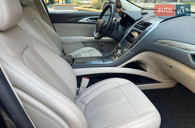 Седан Lincoln MKZ 2019 в 