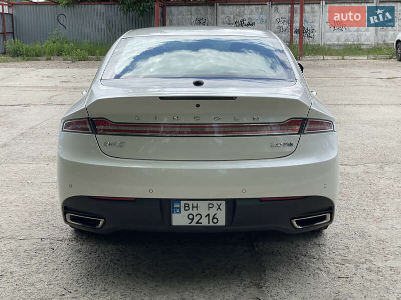 Седан Lincoln MKZ 2015 в Выгоде