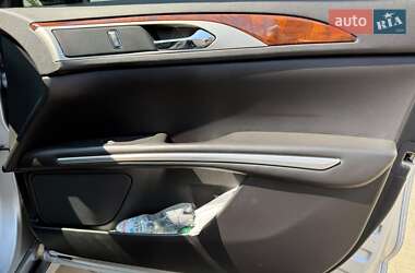 Седан Lincoln MKZ 2013 в 