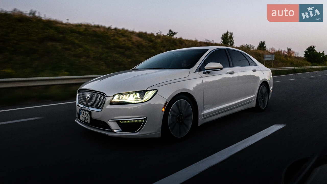 2017 Lincoln MKZ - мініатюра 31