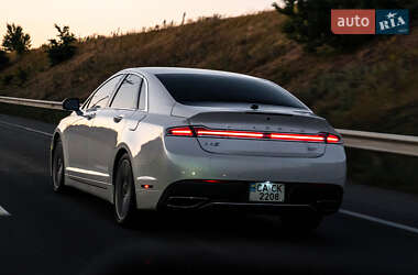 Седан Lincoln MKZ 2016 в 