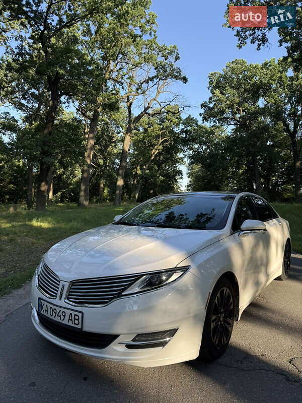 Lincoln MKZ 2014