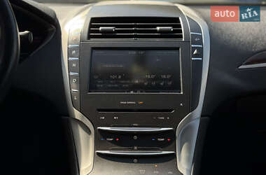 Седан Lincoln MKZ 2013 в 