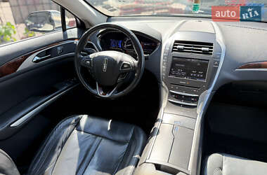 Седан Lincoln MKZ 2013 в 