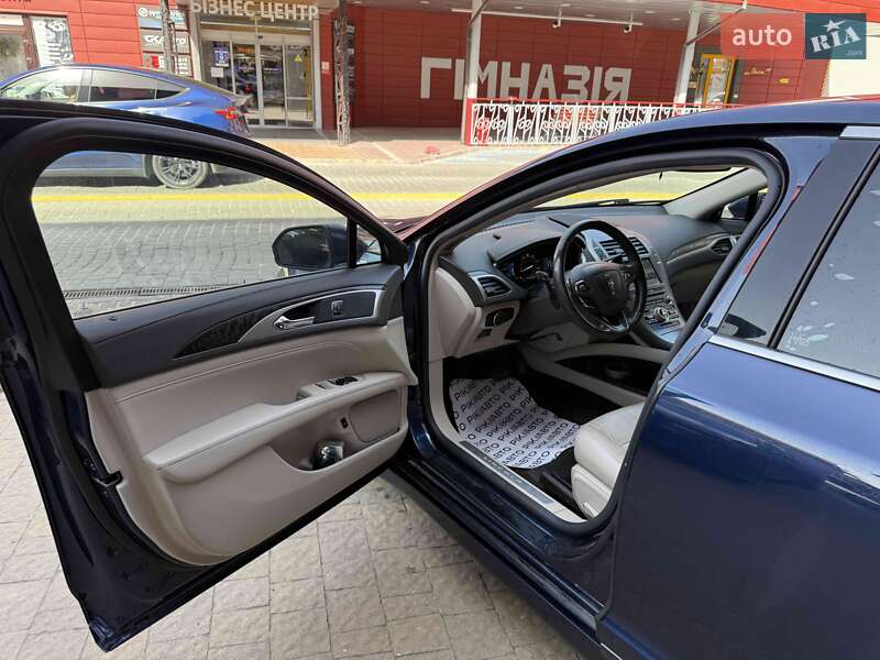 Седан Lincoln MKZ 2016 в Львові
