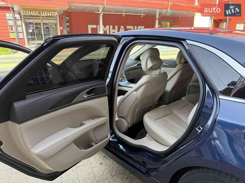 Седан Lincoln MKZ 2016 в Львові