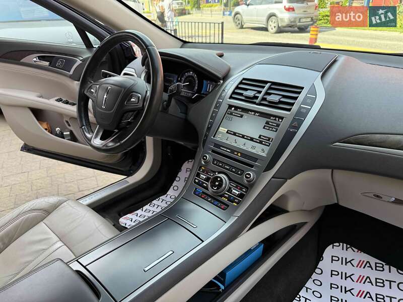 Седан Lincoln MKZ 2016 в Львові