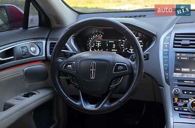 Седан Lincoln MKZ 2020 в 