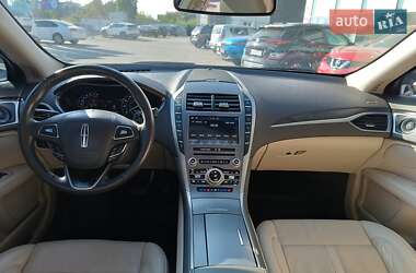 Седан Lincoln MKZ 2019 в 