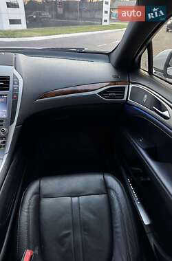 Седан Lincoln MKZ 2016 в 