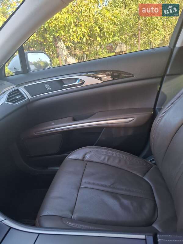 Седан Lincoln MKZ 2014 в Львове
