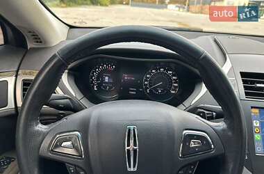 Седан Lincoln MKZ 2012 в 