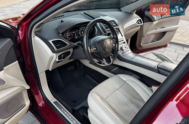 Седан Lincoln MKZ 2020 в 