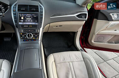 Седан Lincoln MKZ 2020 в 
