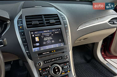 Седан Lincoln MKZ 2020 в 