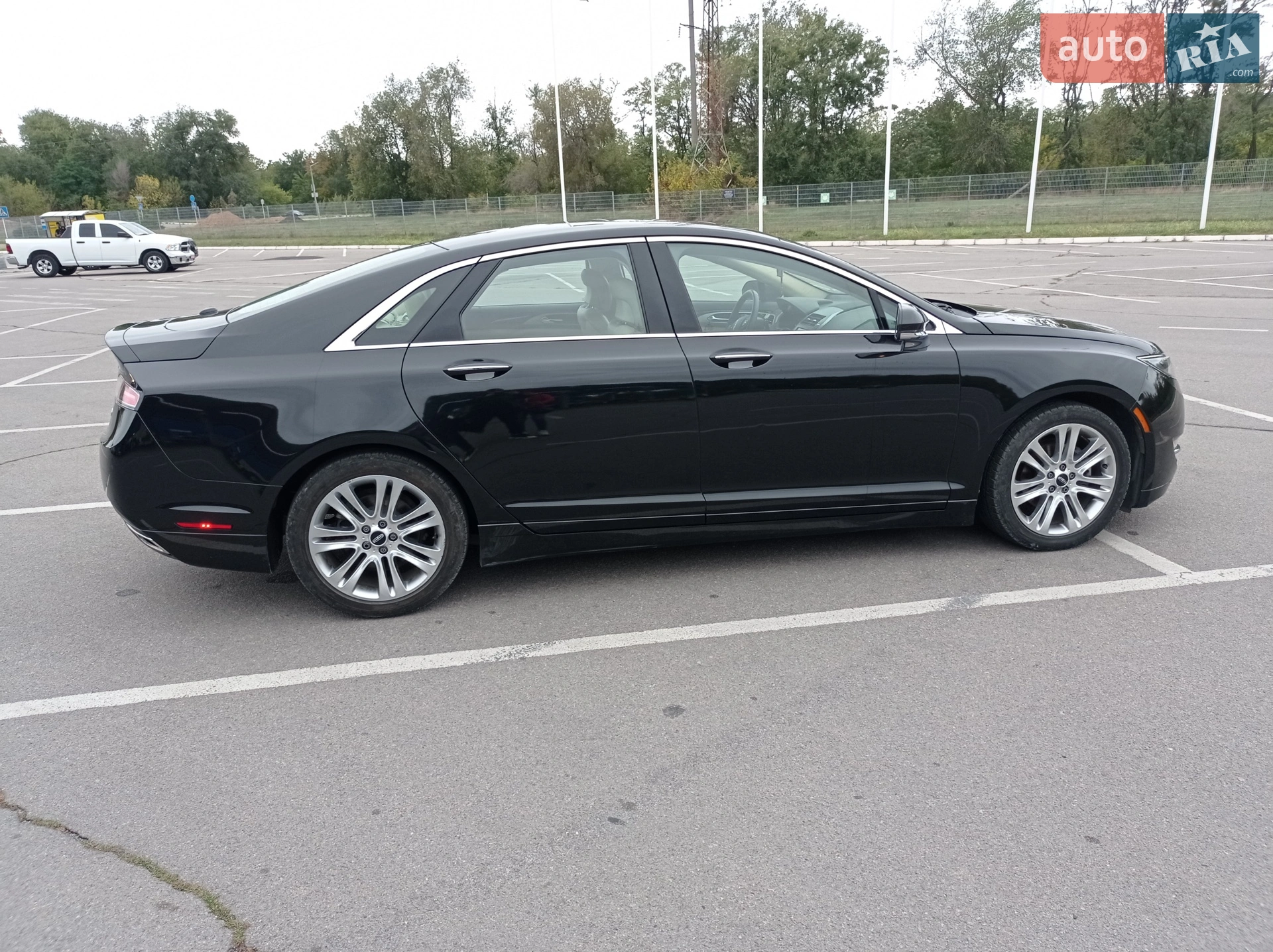 2014 Lincoln MKZ - мініатюра 4