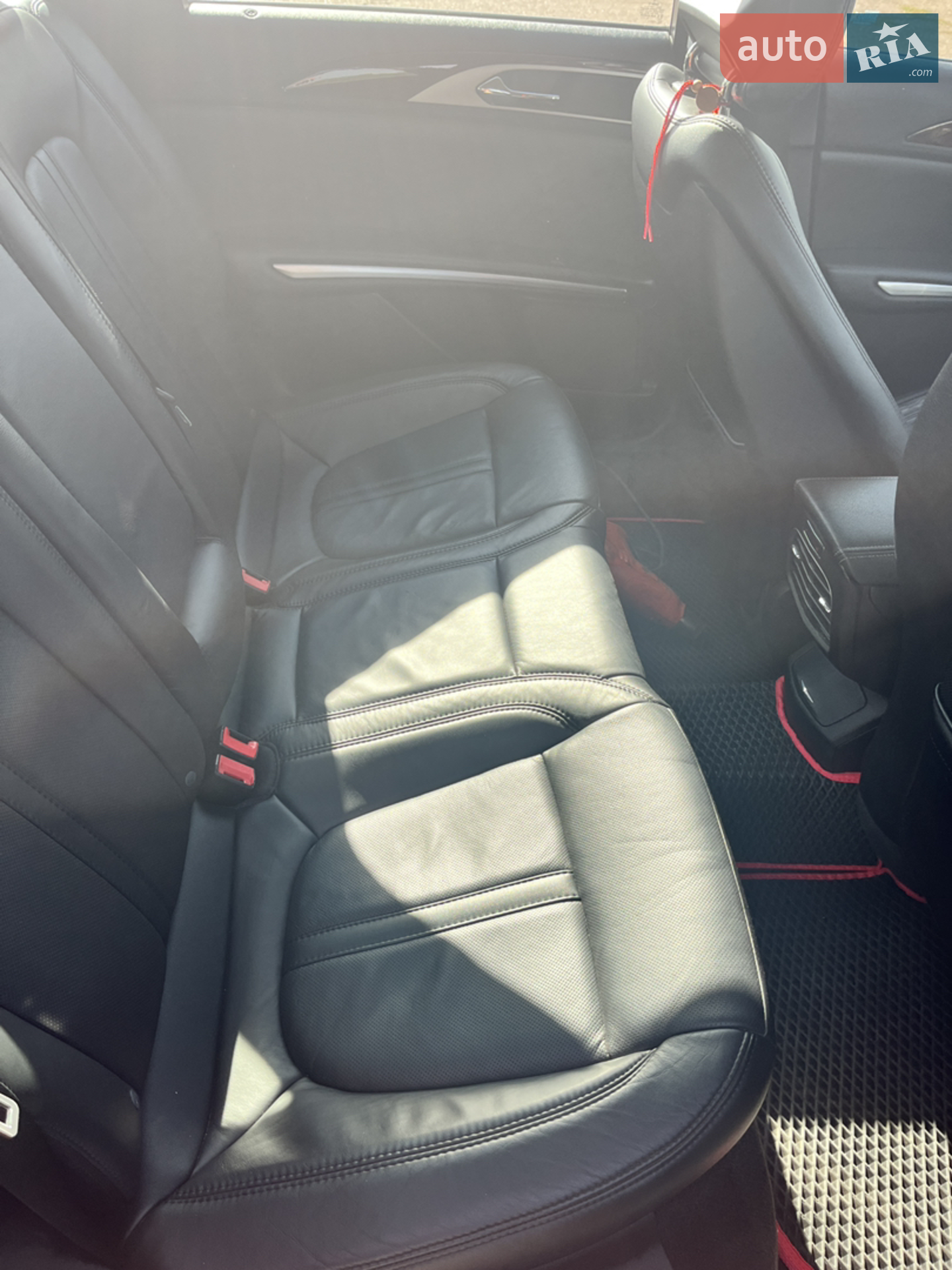 2015 Lincoln MKZ - мініатюра 9