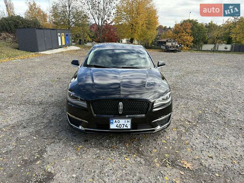 Седан Lincoln MKZ 2016 в Ужгороді