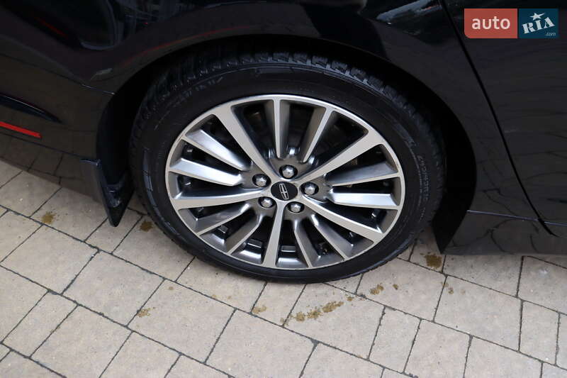 Седан Lincoln MKZ 2016 в Львові