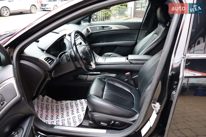 Седан Lincoln MKZ 2016 в Львові