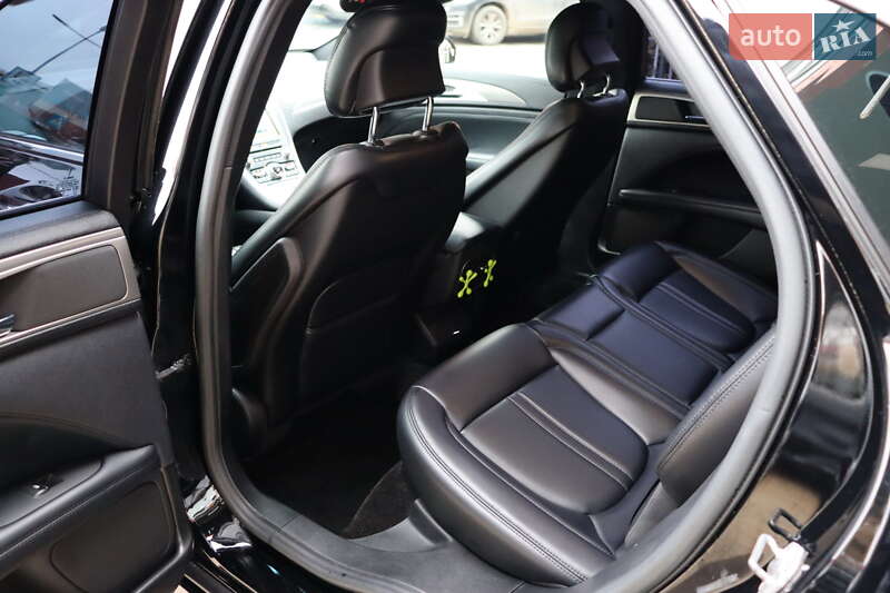 Седан Lincoln MKZ 2016 в Львові