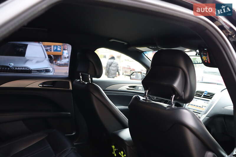 Седан Lincoln MKZ 2016 в Львові