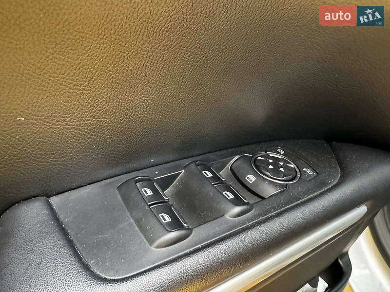 Седан Lincoln MKZ 2016 в Киеве фото 13 Седан Lincoln MKZ 2016 в Киеве