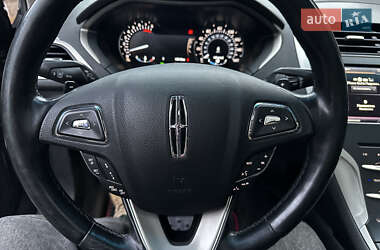 Седан Lincoln MKZ 2015 в Кременчуці