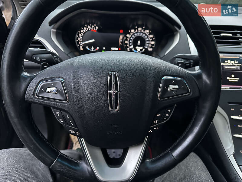 Седан Lincoln MKZ 2015 в Кременчуці