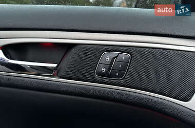 Седан Lincoln MKZ 2015 в Кременчуці